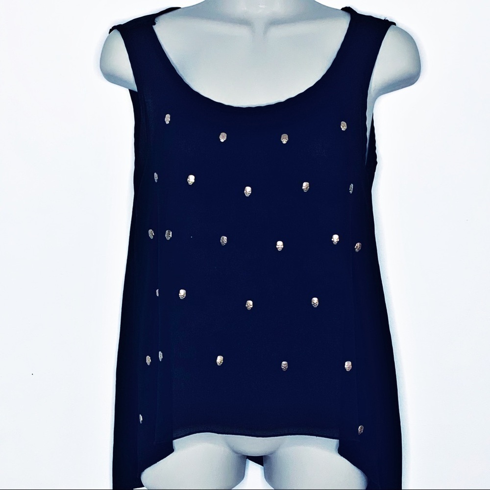 𝅺36 Point 5 Skull Tank Size Size Small